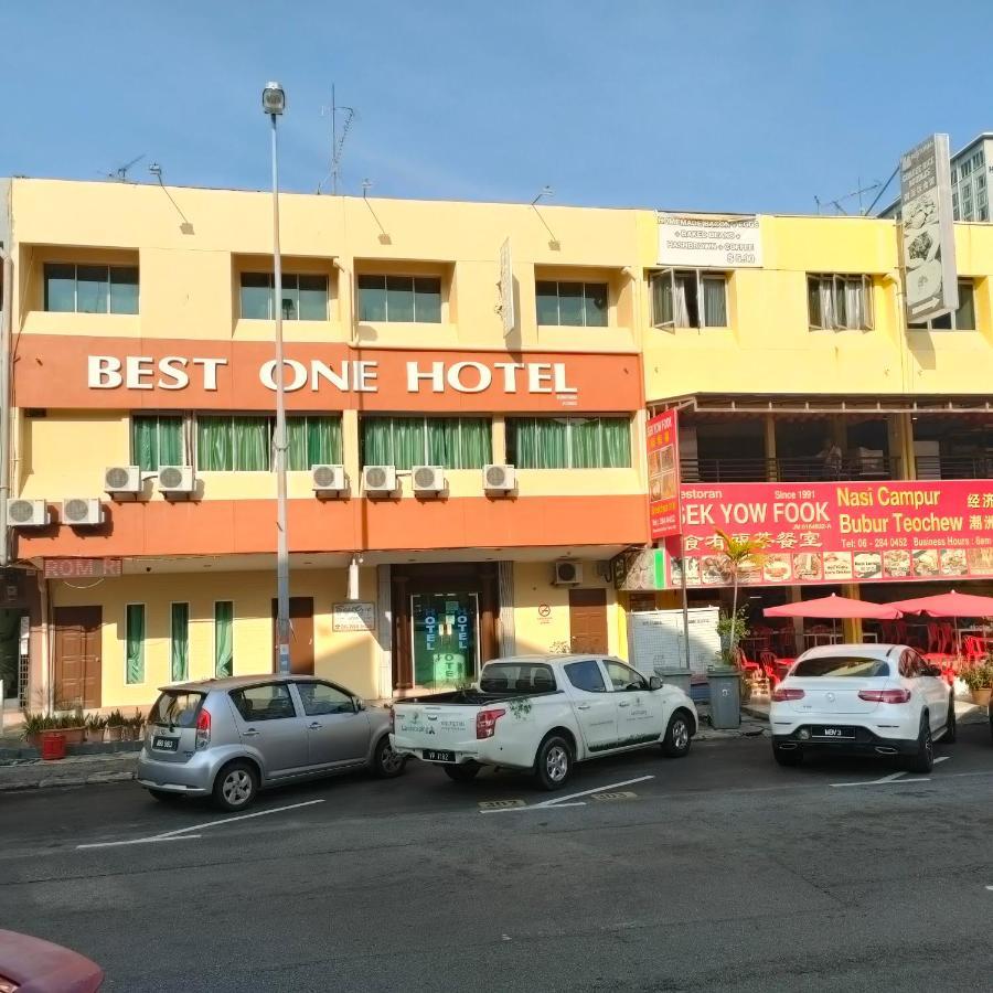 Hotel One 2*